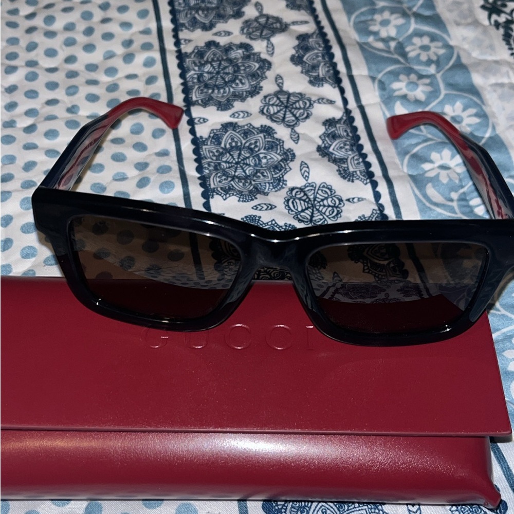 Gucci Black Sunglasses with Red and Blue Accents